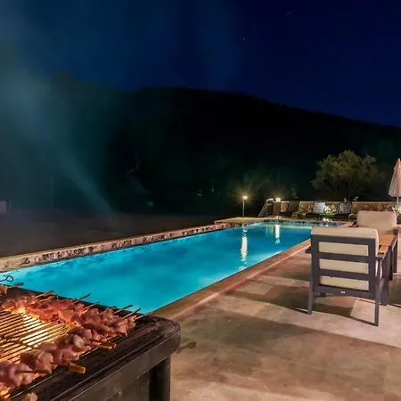 Ace Kaputas, Hotel Kaş